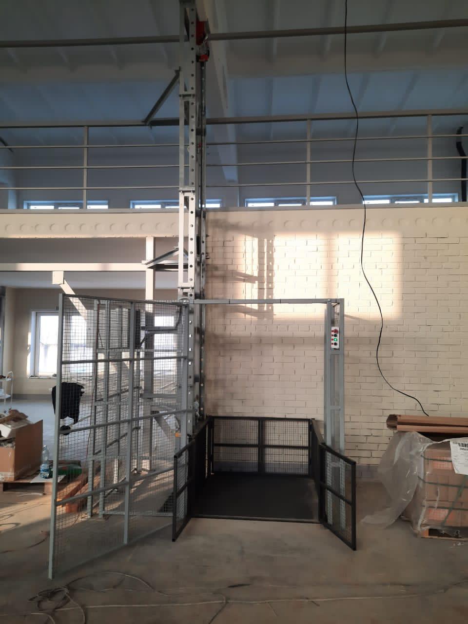 Грузовой мачтовый подъёмник ПГ-К-300 «Пчёлка», 300 кг, Нижнекамск