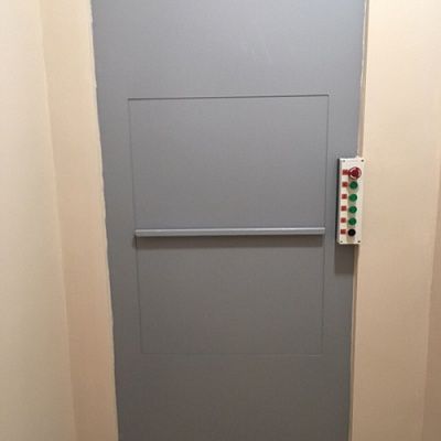 Сервисный малогрузовой подъемник